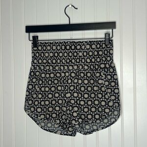 Vanilla Star Juniors Smocked-Waist Hight Rise Mini Shorts Lightweight Size Small